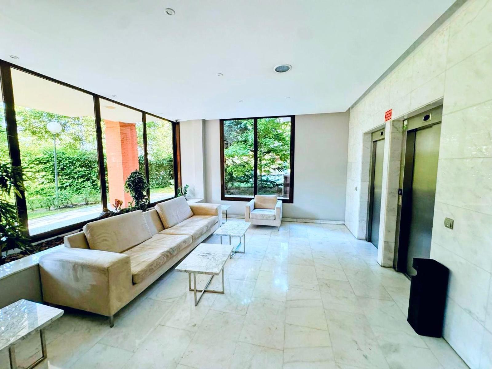 Airport Madrid Plenilunio Suites Green By Bebalmy Exterior foto